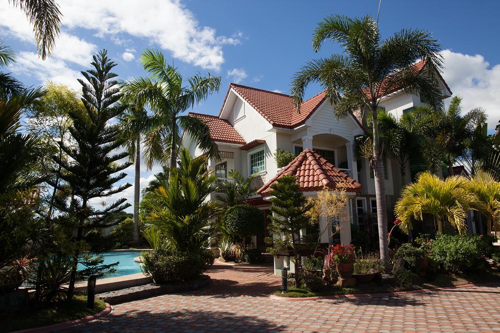 Sir Nico Guesthouse And Resort Pulilan Exteriör bild